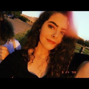 Meet your Posher, Dina